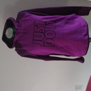 Nike women's therma fit XL magenta sweatshirt hoodie